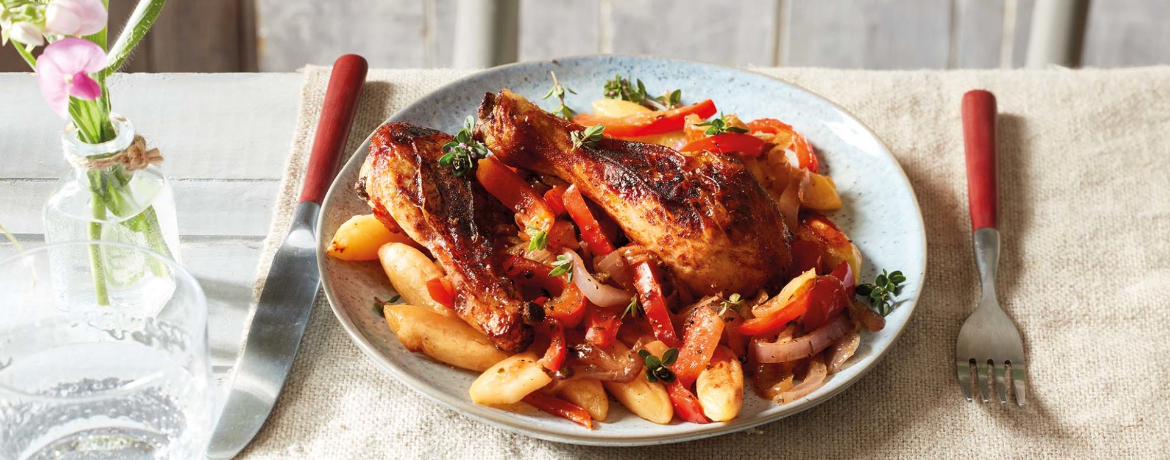 Honig-Hähnchen-Schenkel mit Schupfnudeln aus dem Ofen an Apfel-Paprika-Gemüse für 4 Personen von lidl-kochen.de