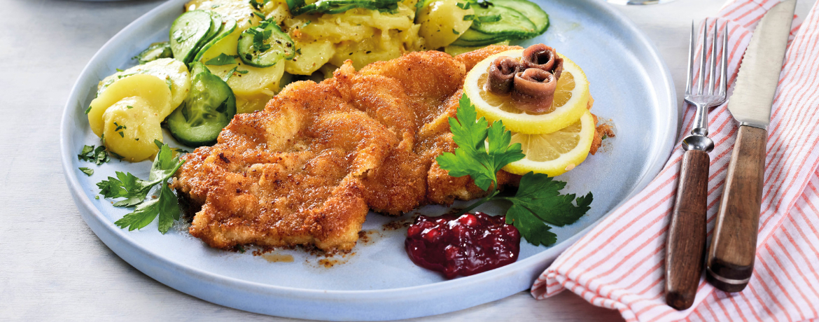 Klassisches Wiener Schnitzel mit Kartoffel-Gurken-Salat für 4 Personen von lidl-kochen.de