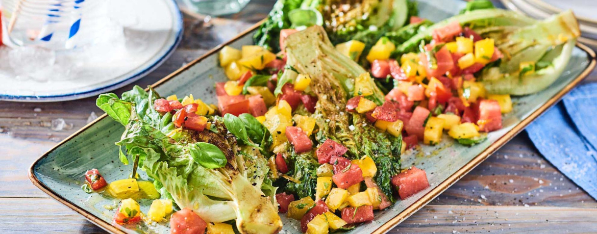 Gegrillter Römersalat mit Salsa aus Melonen und Tomaten für 4 Personen von lidl-kochen.de