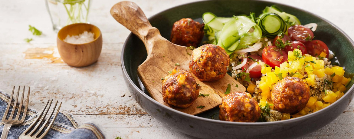 Tofu-Bällchen auf Quinoa-Salat für 4 Personen von lidl-kochen.de