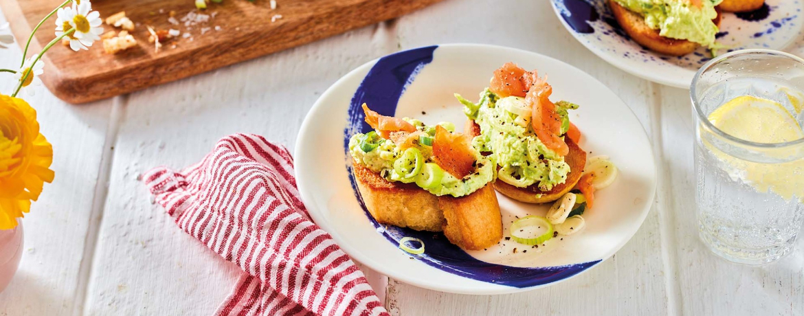 Crostini mit Avocadocreme und Lachs für 9,5 Personen von lidl-kochen.de