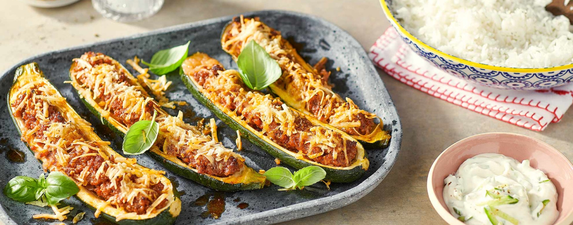 Vegan gefüllte Zucchini mit Vemondo veganem Hack für 4 Personen von lidl-kochen.de
