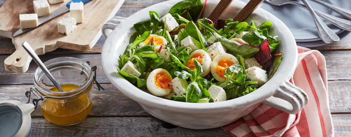 Salat mit Feta und gekochten Eiern für 4 Personen von lidl-kochen.de