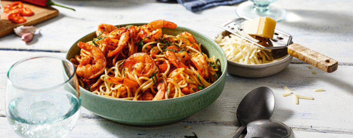 Spaghetti mit scharfer Garnelen-Tomatensoße für 4 Personen von lidl-kochen.de