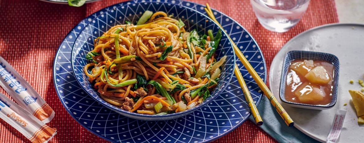 Asiatische Gemüse-Bratnudeln mit Süß-Sauer-Sauce​-image