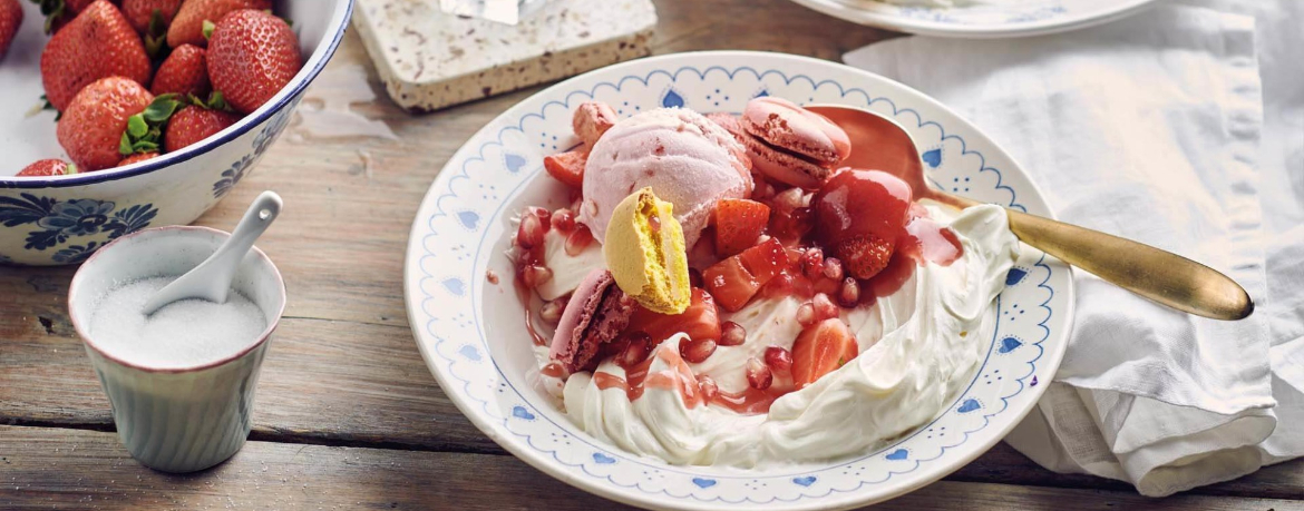 Macaron mit Eis und Erdbeeren für 4 Personen von lidl-kochen.de