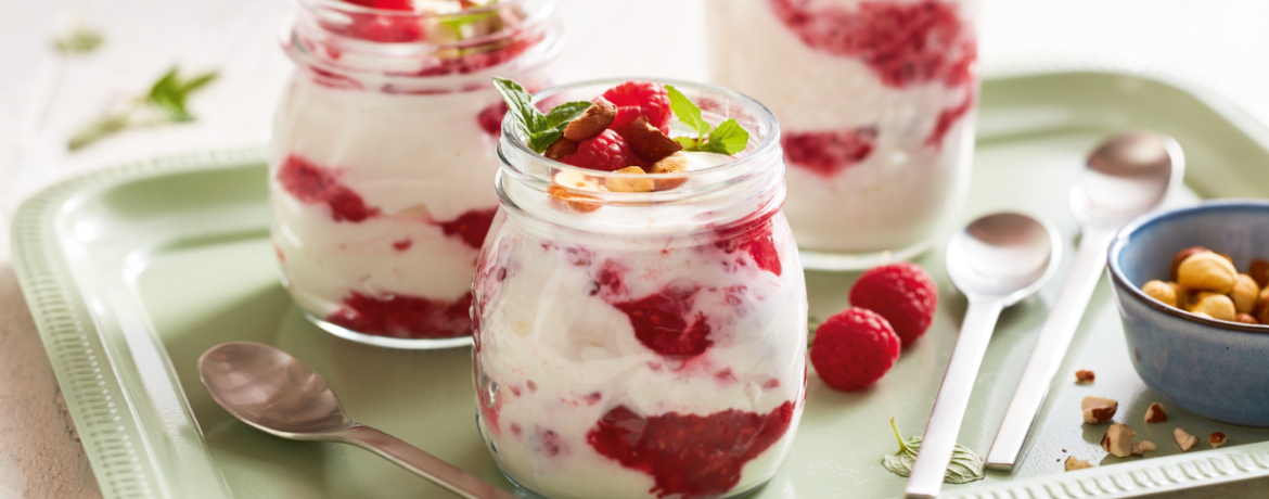 Quarkspeise mit Himbeeren und Haselnüssen für 4 Personen von lidl-kochen.de