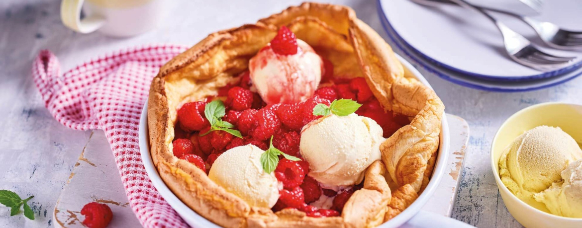 Ofen-Pfannkuchen mit Beeren und Vanilleeis für 4 Personen von lidl-kochen.de