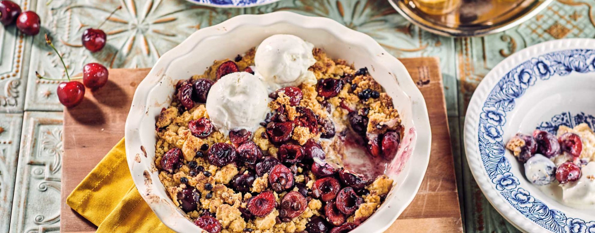 Veganer Kirsch-Schoko-Crumble mit Vanilleeis für 4 Personen von lidl-kochen.de