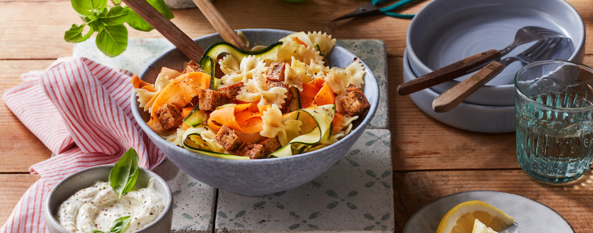 Farfalle-Salat mit Gemüsestreifen für 4 Personen von lidl-kochen.de