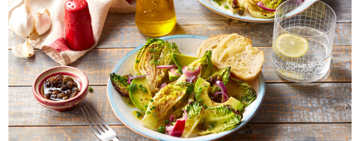 Gebackenes Käseciabatta mit karamellisierten Zwiebeln und gebratenem Salat für 4 Personen von lidl-kochen.de