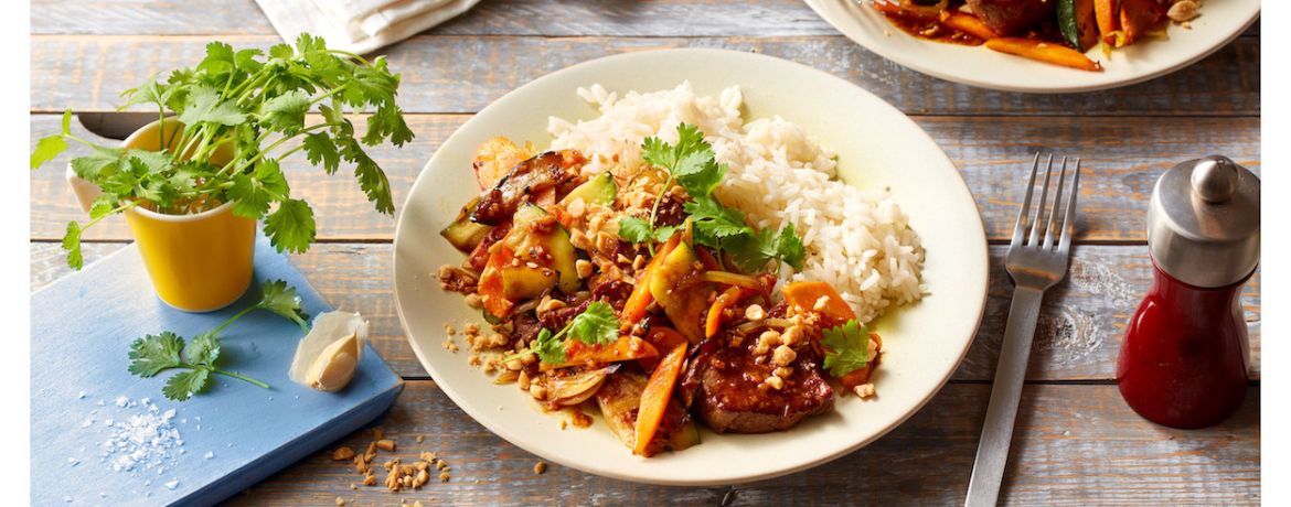 Chili-Ingwer-Beef mit asiatischem Bratgemüse, Reis und Erdnüssen für 4 Personen von lidl-kochen.de
