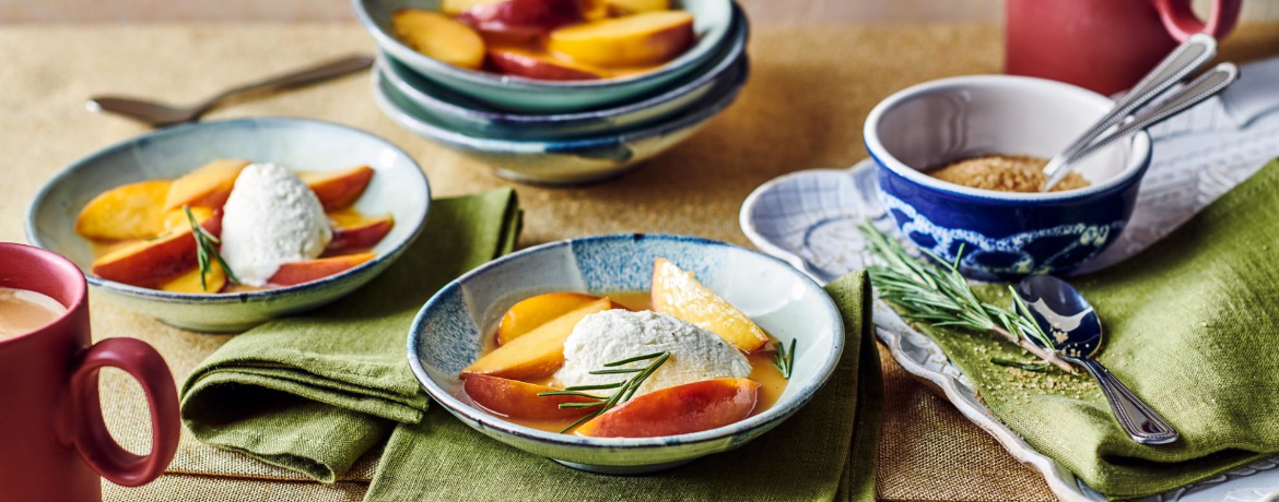 Mousse aus Quark mit karamellisierten Nektarinen für 4 Personen von lidl-kochen.de