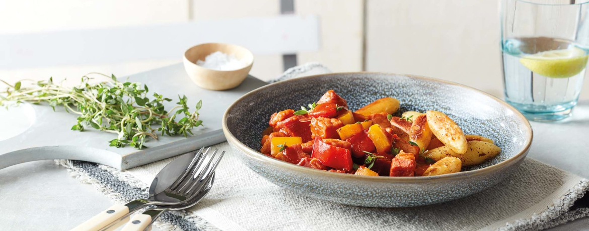 Paprika-Kasseler-Gulasch mit Kartoffel-Schupfnudeln für 4 Personen von lidl-kochen.de