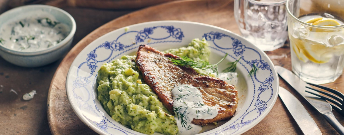 Mediterranes Schnitzel mit Brokkoli-Kartoffel-Püree und Kräutermayonnaise für 4 Personen von lidl-kochen.de