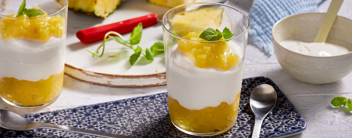 Geschichtete Joghurt-Mousse mit Ananas-Kompott für 4 Personen von lidl-kochen.de