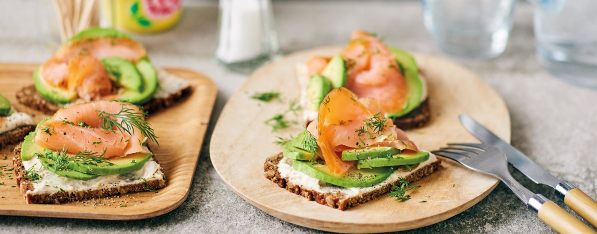 Smörrebröd mit Lachs und Avocado für 4 Personen von lidl-kochen.de