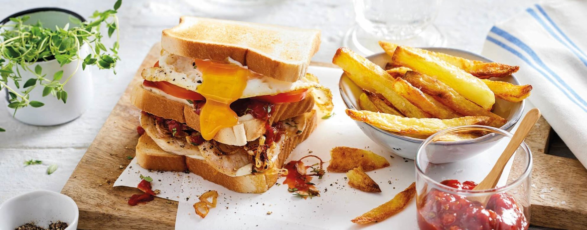 Clubsandwich mit Ofenpommes und selbstgemachtem Thymianketchup für 4 Personen von lidl-kochen.de