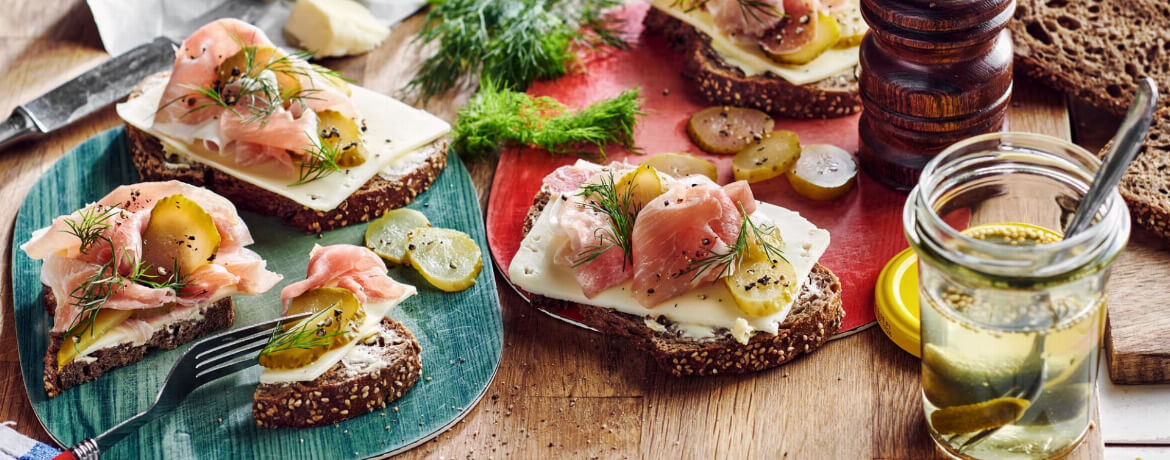 Belegte Brote mit Schnittkäse, Schinken und Gewürzgurke für 4 Personen von lidl-kochen.de