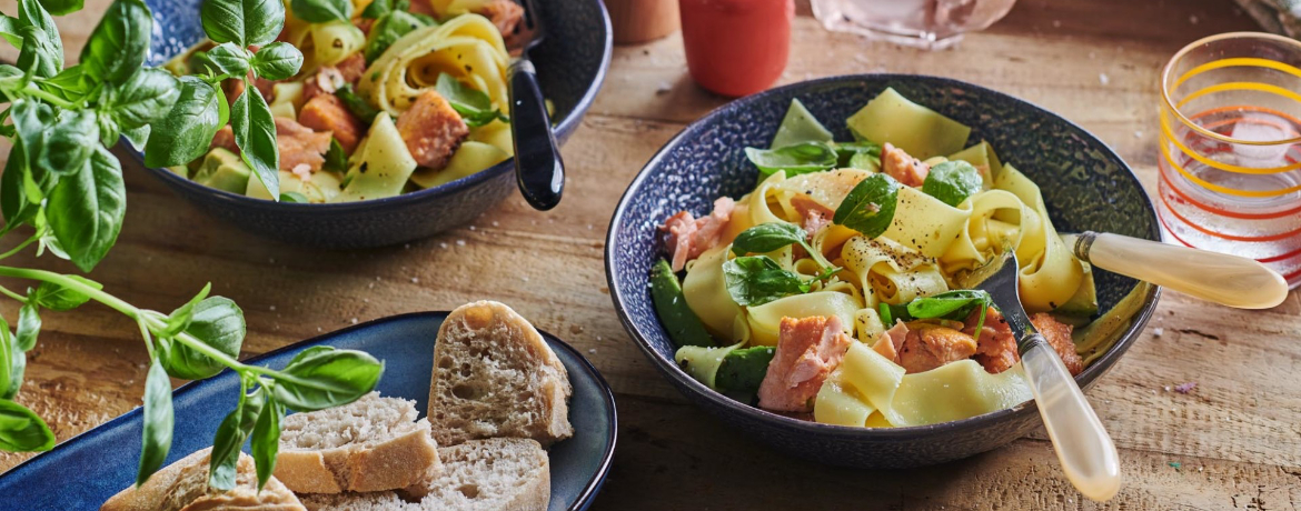 Pappardelle mit Lachs und Avocado für 4 Personen von lidl-kochen.de