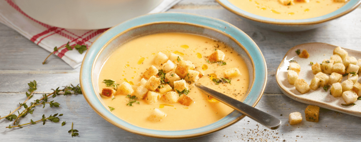 Karotten-Kartoffel-Suppe mit Kräuter-Croûtons für 4 Personen von lidl-kochen.de