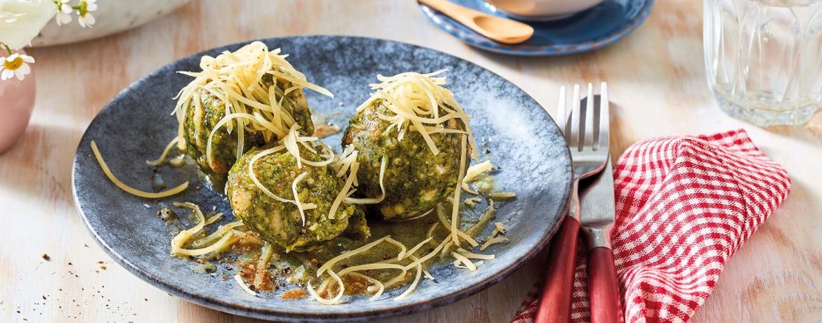 Spinatknödel mit Nussbutter und Bergkäse für 4 Personen von lidl-kochen.de