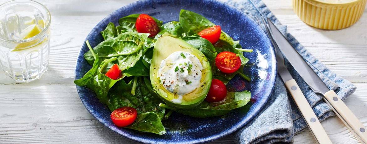 Avocado mit Kräuterfrischkäse und Spinat-Salat für 4 Personen von lidl-kochen.de