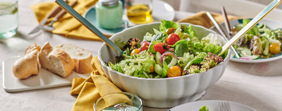 Salat mit Zitronen-Basilikum-Dressing für 4 Personen von lidl-kochen.de