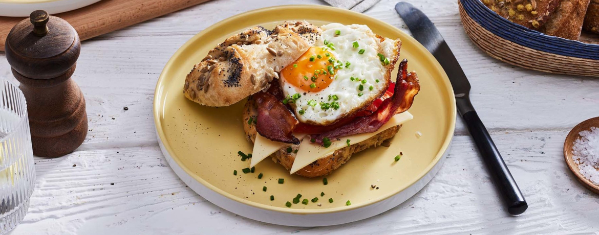 Brötchen mit Spiegelei und Speck für 4 Personen von lidl-kochen.de