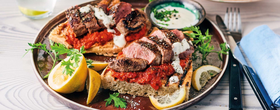 Schweinefilet mit Ajvar und Fladenbrot für 4 Personen von lidl-kochen.de