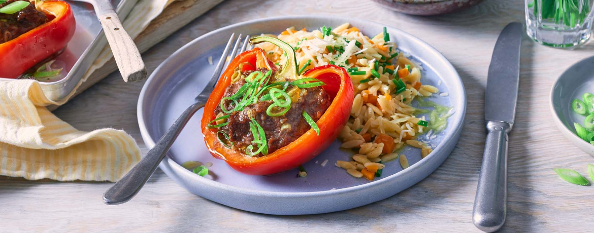 Gefüllte Paprika mit cremiger Kritharoto-Pfanne für 4 Personen von lidl-kochen.de