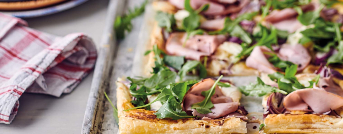 Blätterteig-Flammkuchen mit Schinken und Rucola für 4 Personen von lidl-kochen.de