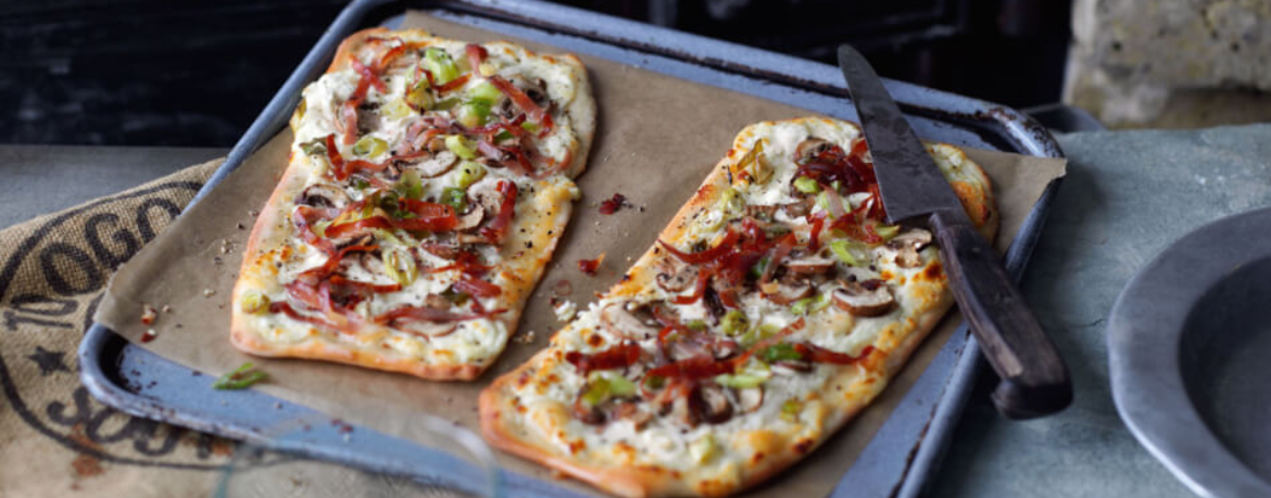 Flammkuchen mit Champignons und Speck für 4 Personen von lidl-kochen.de