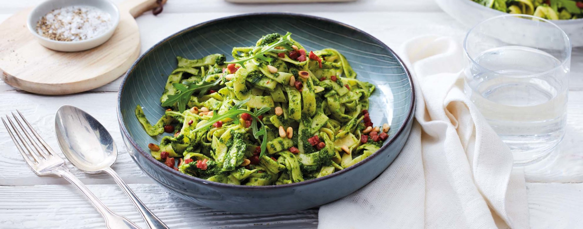 Frische Tagliatelle mit grünem Pesto für 4 Personen von lidl-kochen.de