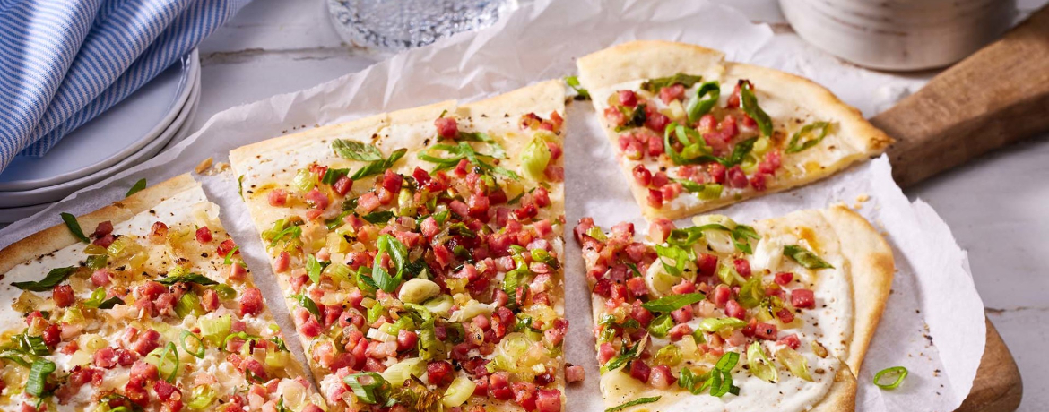 Flammkuchen Elsässer Art für 4 Personen von lidl-kochen.de