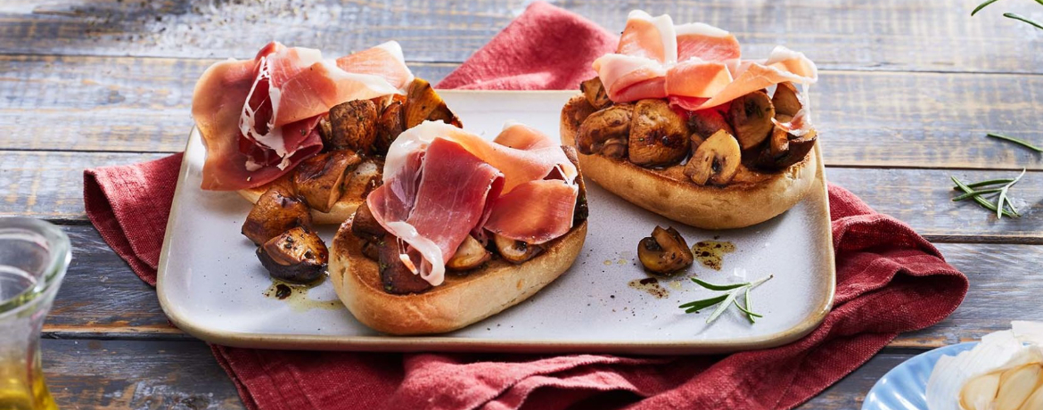 Bruschetta mit marinierten Champignons und Serranoschinken für 4 Personen von lidl-kochen.de