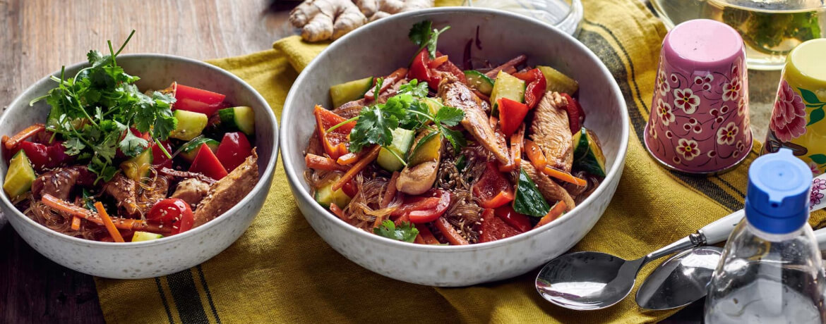 Glasnudel-Gemüse-Pfanne mit Huhn - Rezept | LIDL Kochen