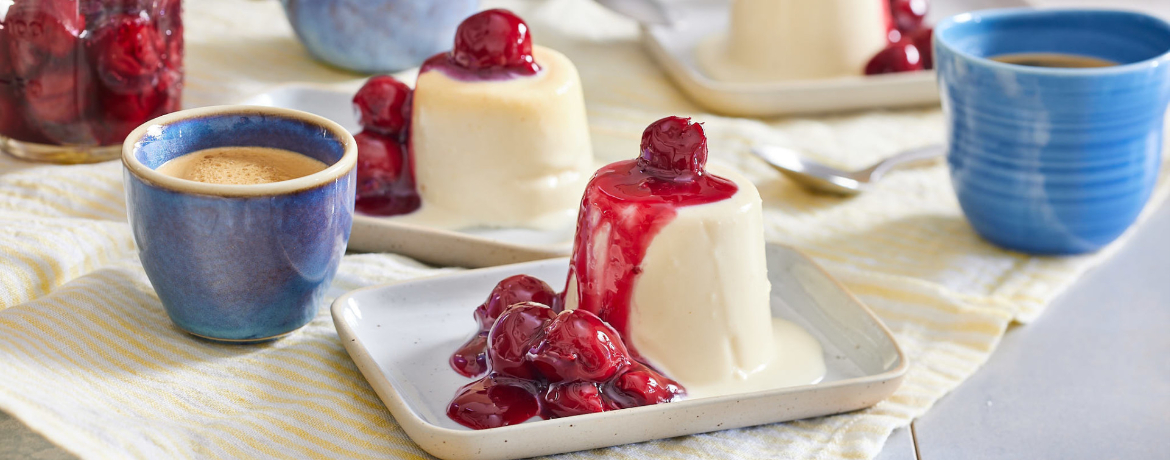 Marzipan-Panna cotta mit Kirschen - Rezept | LIDL Kochen