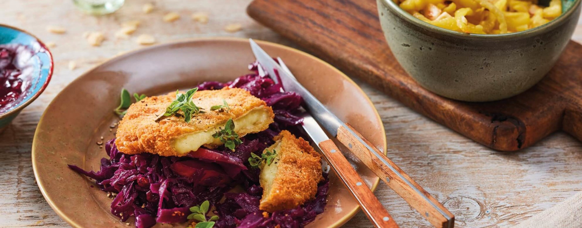 Back-Camembert mit Rotkohl und Haselnuss-Spätzle für 4 Personen von lidl-kochen.de