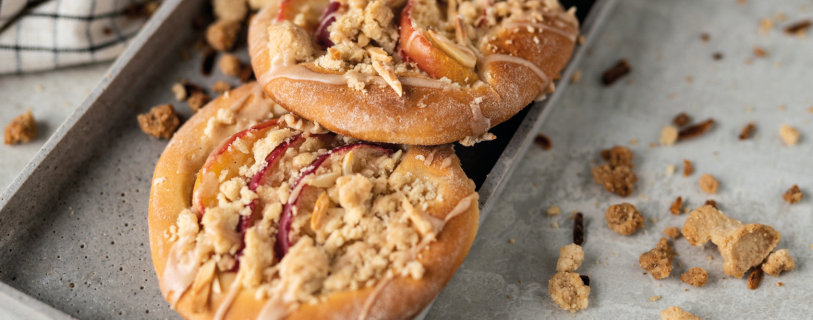 Apfel-Streuseltaler mit Hefeteig für 16 Personen von lidl-kochen.de