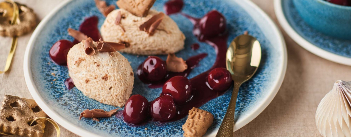 Spekulatius-Mousse mit lauwarmen Glühwein-Kirschen für 4 Personen von lidl-kochen.de