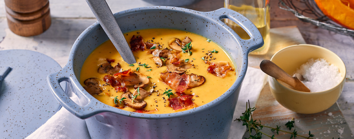 Cremige Kartoffel-Kürbissuppe mit Champignons und Speck für 4 Personen von lidl-kochen.de