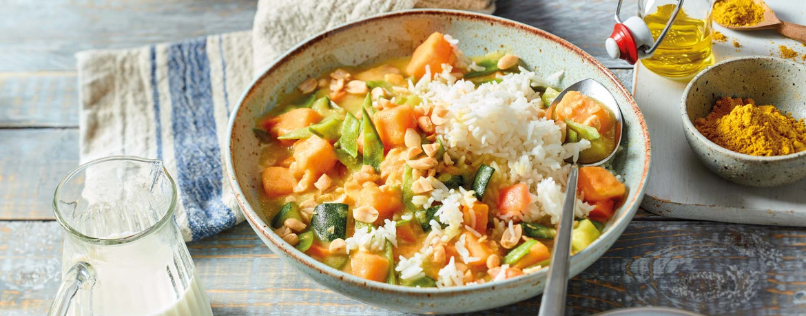 Curry mit Süßkartoffeln, Zuckerschoten, Jasminreis und Erdnüssen für 4 Personen von lidl-kochen.de