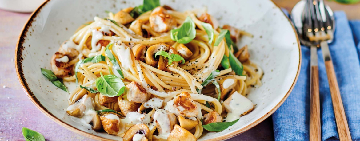 Pasta in cremiger Puten-Champignon-Sauce für 4 Personen von lidl-kochen.de