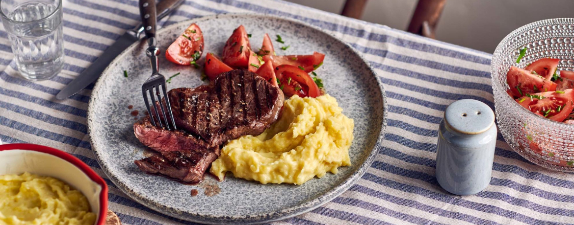 Roastbeef mit cremigem Kartoffelpüree und Tomatensalat für 4 Personen von lidl-kochen.de