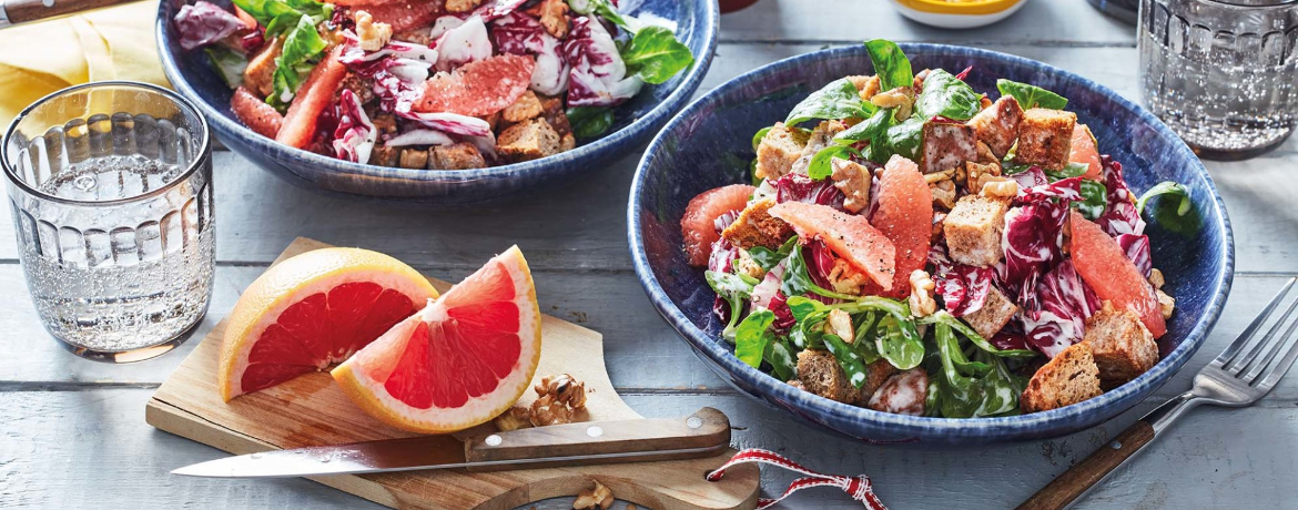 Winterlicher Brotsalat mit Nüssen und Grapefruit für 4 Personen von lidl-kochen.de