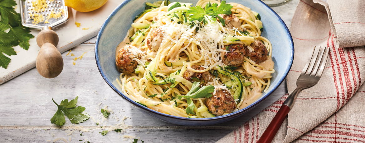 Pasta mit Kalbsfleischbällchen und Zucchini für 4 Personen von lidl-kochen.de