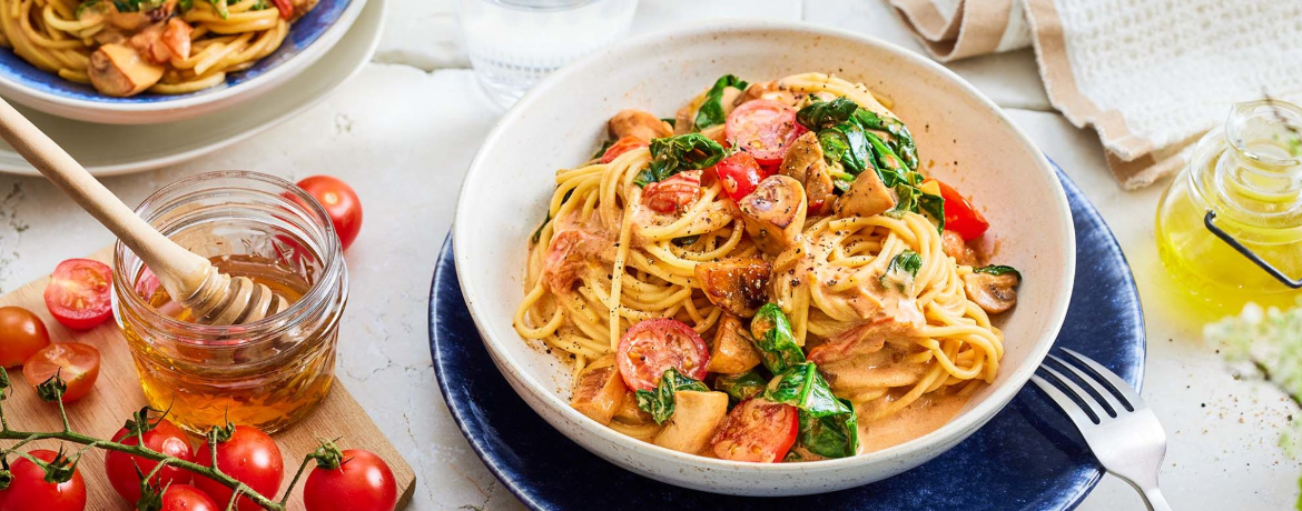 Pasta mit gebratenen Champignons und Honigtomaten für 4 Personen von lidl-kochen.de