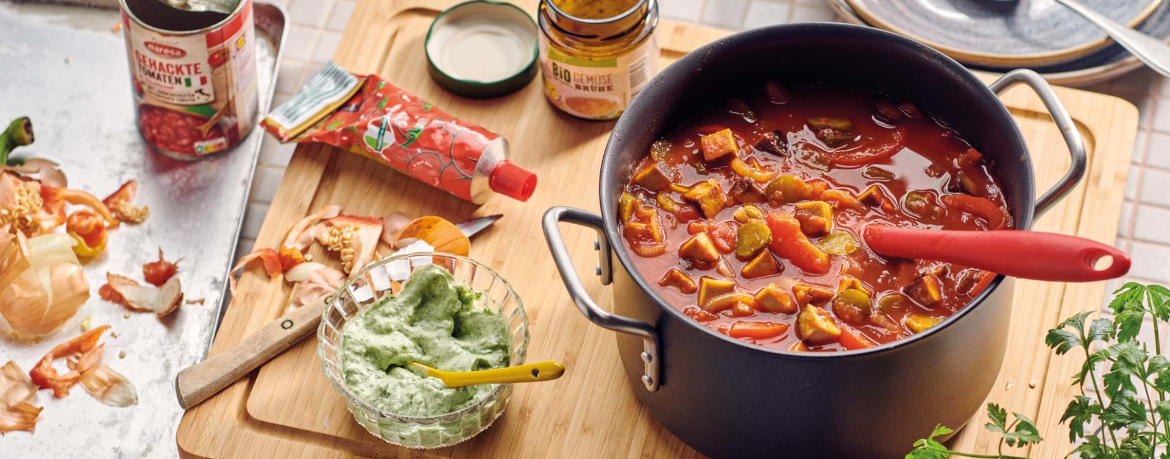 Vegane Soljanka mit Räuchertofu und Petersiliencreme für 4 Personen von lidl-kochen.de