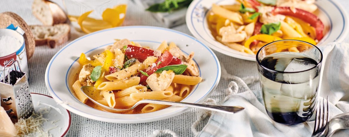 Pasta mit Hähnchen-Paprika-Sauce für 4 Personen von lidl-kochen.de